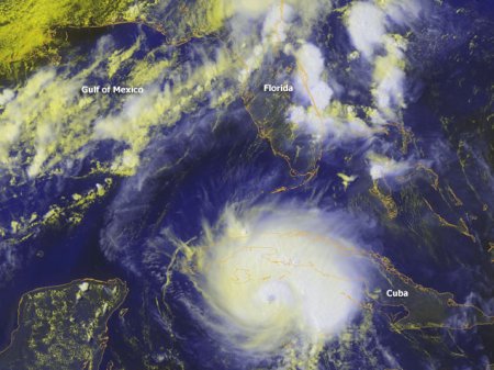 Map of hurricane Charley roaring over Cuba towards Florida